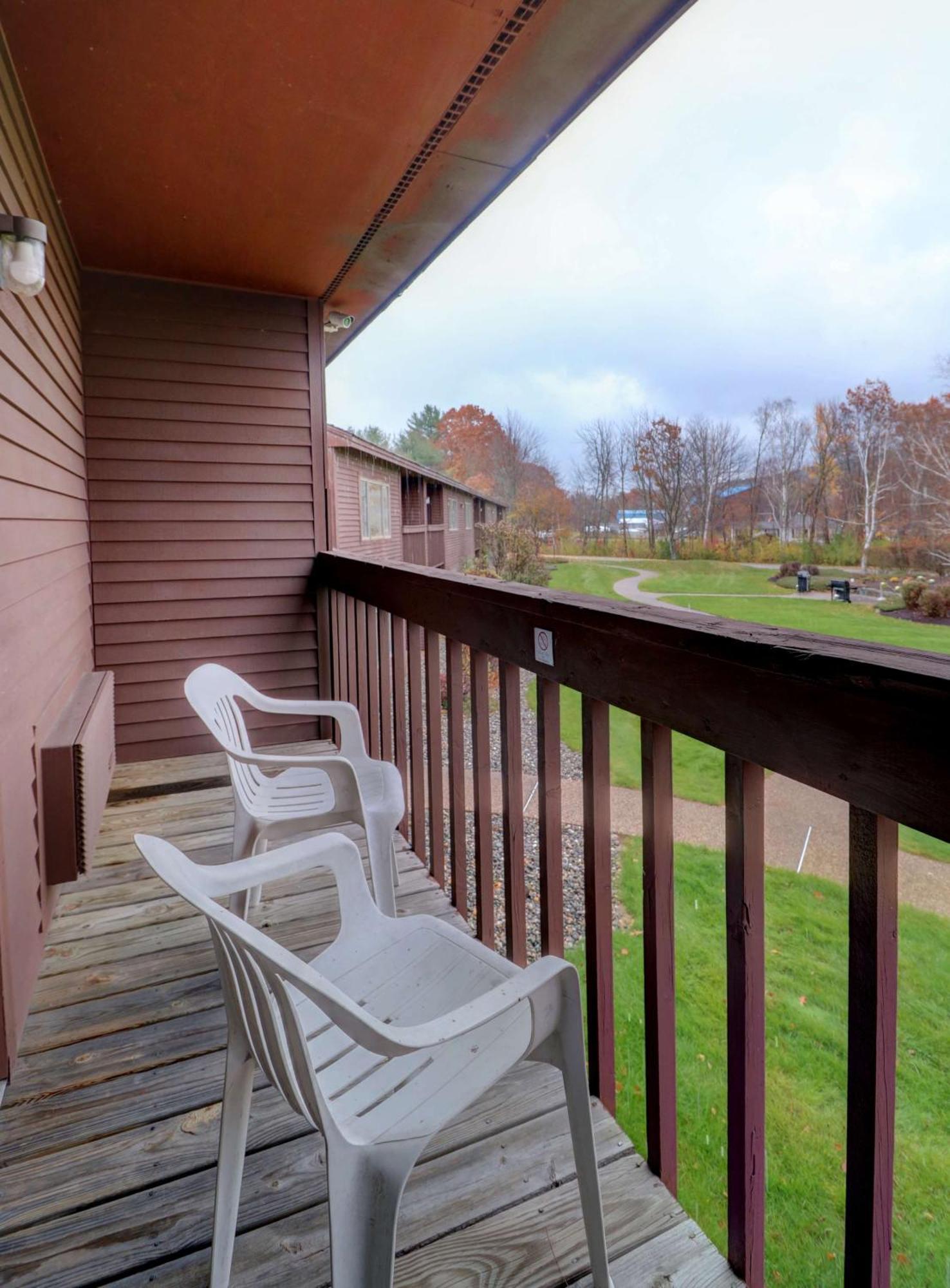 Fireside Inn & Suites Gilford Exterior foto